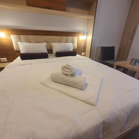 Апартаменты Garsoniera Matei Basarab 97 Бухарест Экстерьер фото